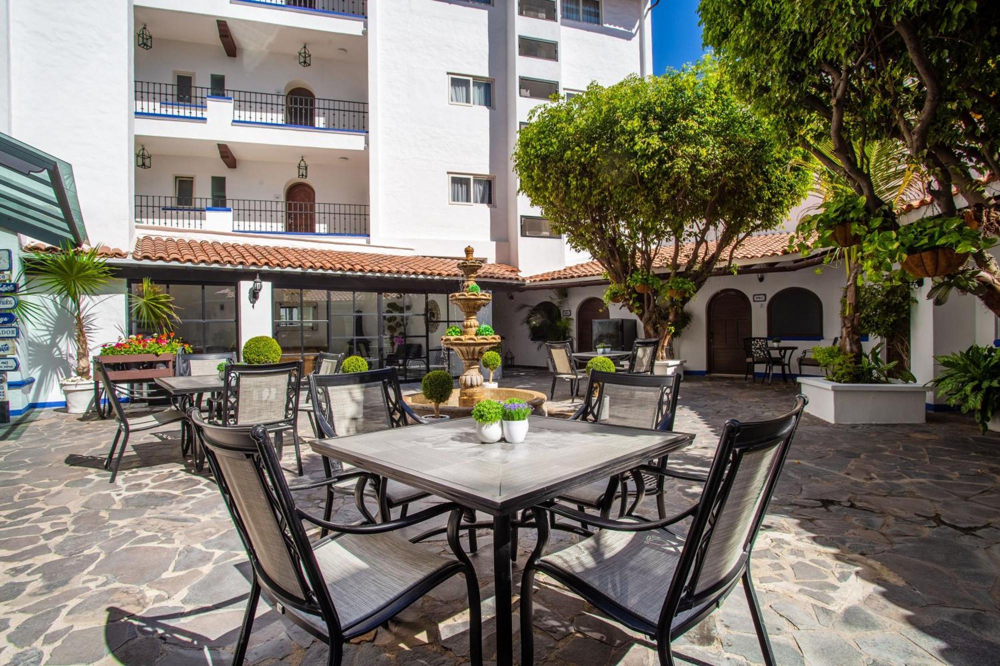 Hotel Suites Mar Elena (Adults Only) Пуэрто-Вальярта Экстерьер фото