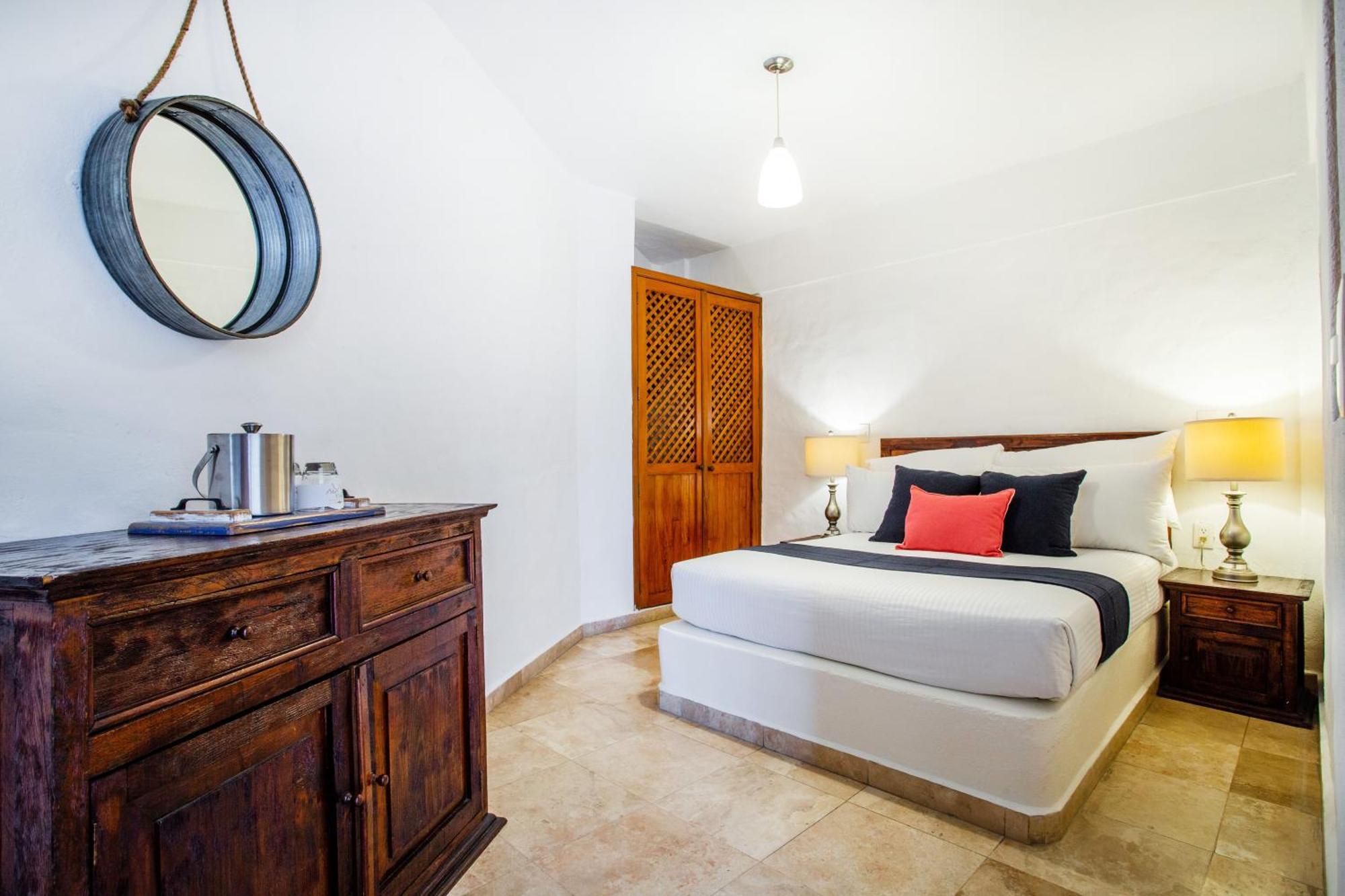 Hotel Suites Mar Elena (Adults Only) Пуэрто-Вальярта Экстерьер фото